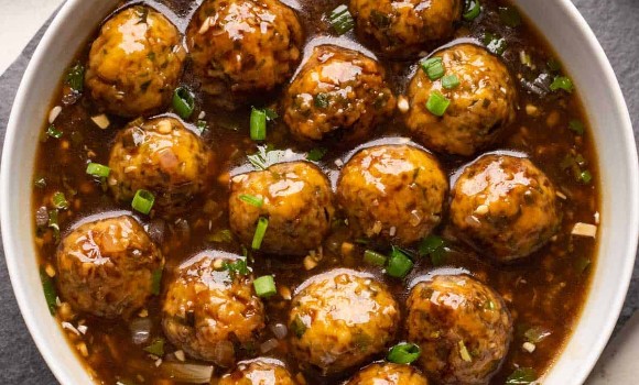 VEG MANCHURIAN GRAVY (V)
