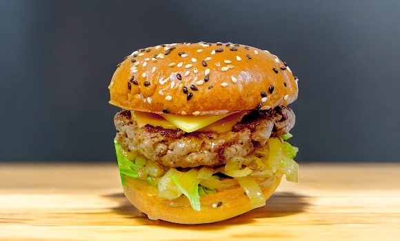 CLASSIC CHEESE BURGER
