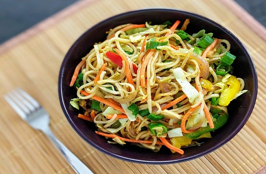 VEG HAKKA NOODLE