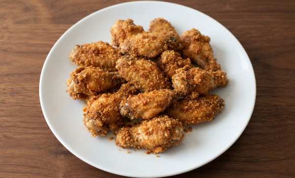 HOT CRUMBED WINGS