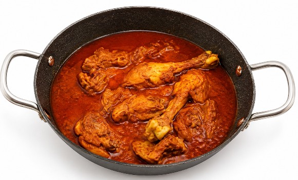 Tambda Rassa (Chicken)