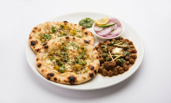 Amritsari Kulcha with Chole