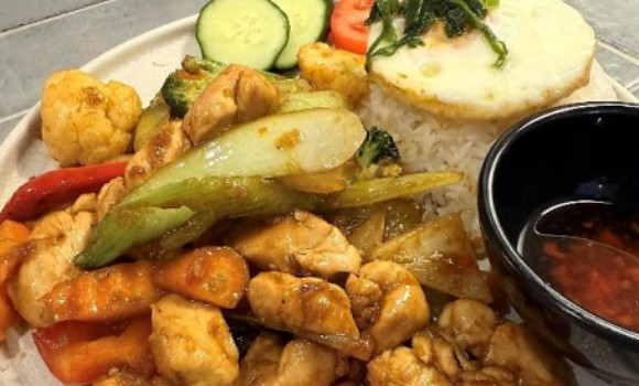 COM GA XAO SA OT:LEMONGRASS CHICKEN RICE
