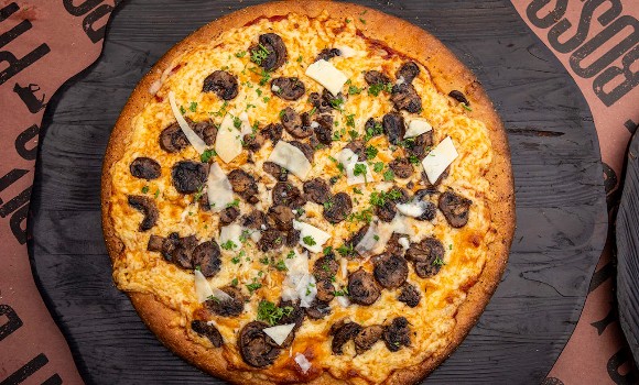 Haloumi cheese mushrooms Pizza