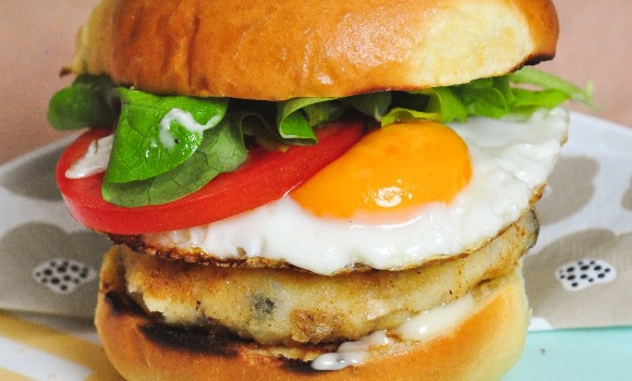 FISH & EGG BURGER