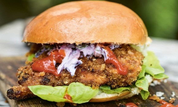 SMOKY CHICKEN BBQ BURGER