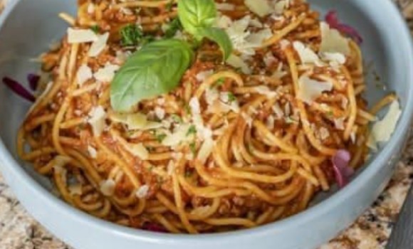 SPAGHETTI BOLOGNAISE