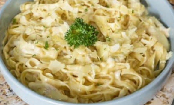CHICKEN FETTUCCINE ALFREDO